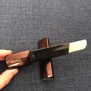 Hourglass Vanish Foundation Stick Linen